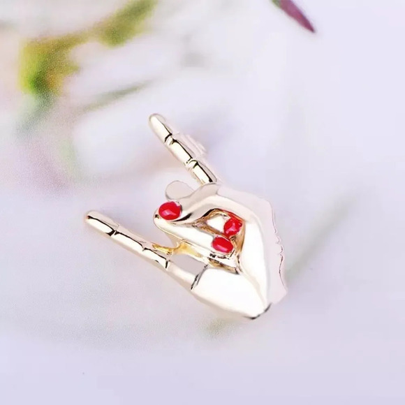 VQ Hand Brooch - Picture 1 of 4